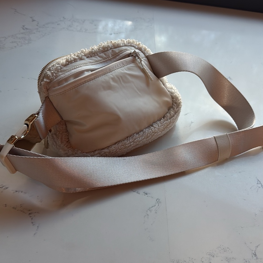 Lululemon Everywhere Sherpa Belt Bag Fleece In Color White Ivory and Gold - Picture 9 of 15
